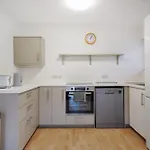 6 Double Bedroom House