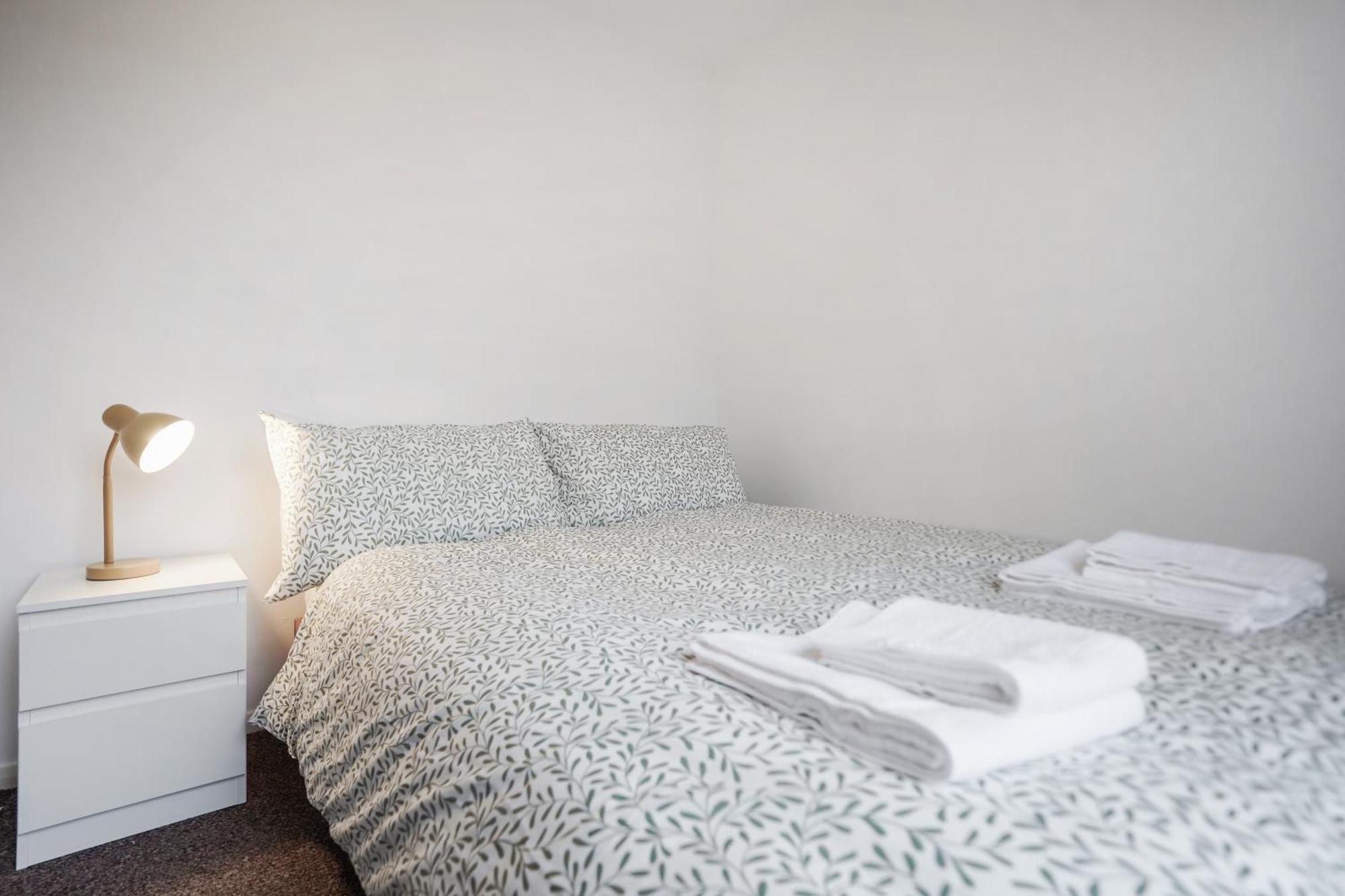 6 Double Bedroom House Hébergement de vacances Londres