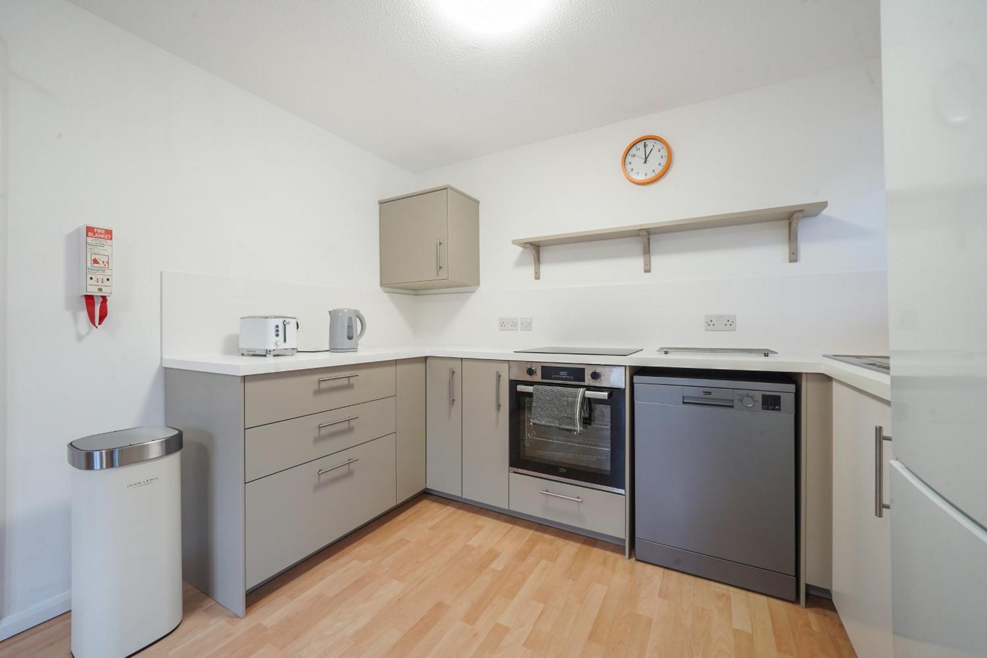 6 Double Bedroom House